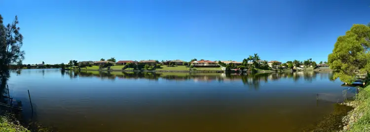 11 Southlake Drive, Varsity Lakes QLD 4227