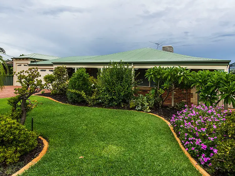 44 Elkhorn St, East Cannington WA 6107
