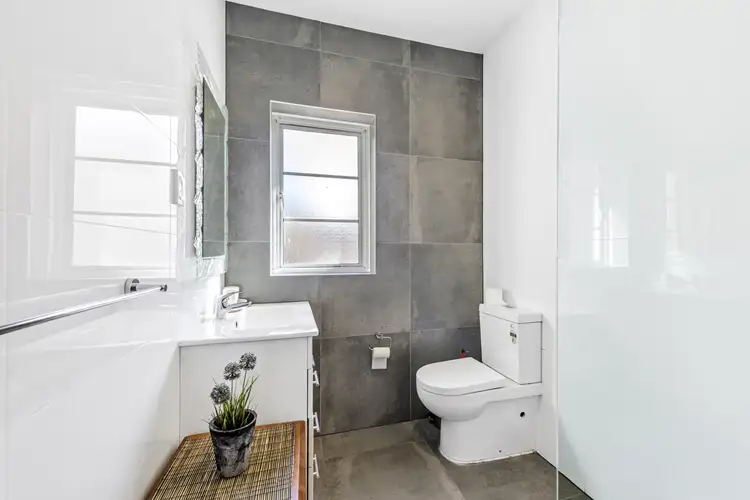 Fourth view of Homely studio listing, Unit 17/9 Esplanade, Elizabeth Bay NSW 2011