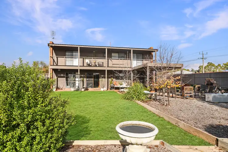 76 Darlington Rd, Stawell VIC 3380