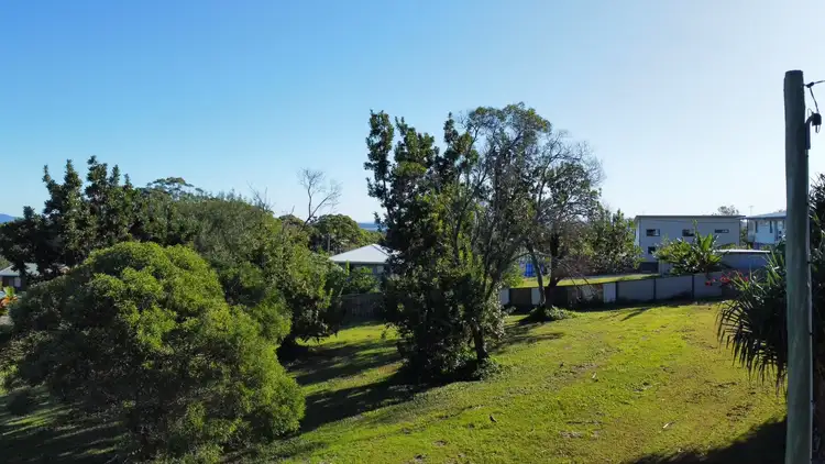 8 Carnation Ct, Russell Island QLD 4184