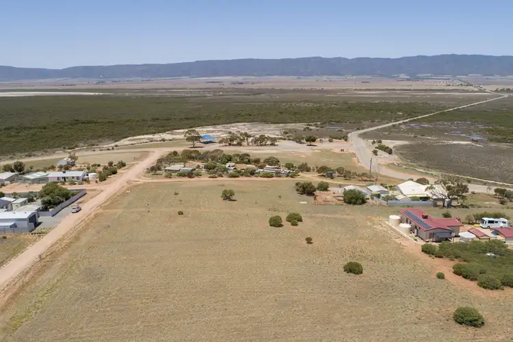 10 Nukunu Drive, Weeroona Island SA 5495