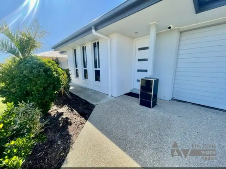 37 Thornton St, Emerald QLD 4720