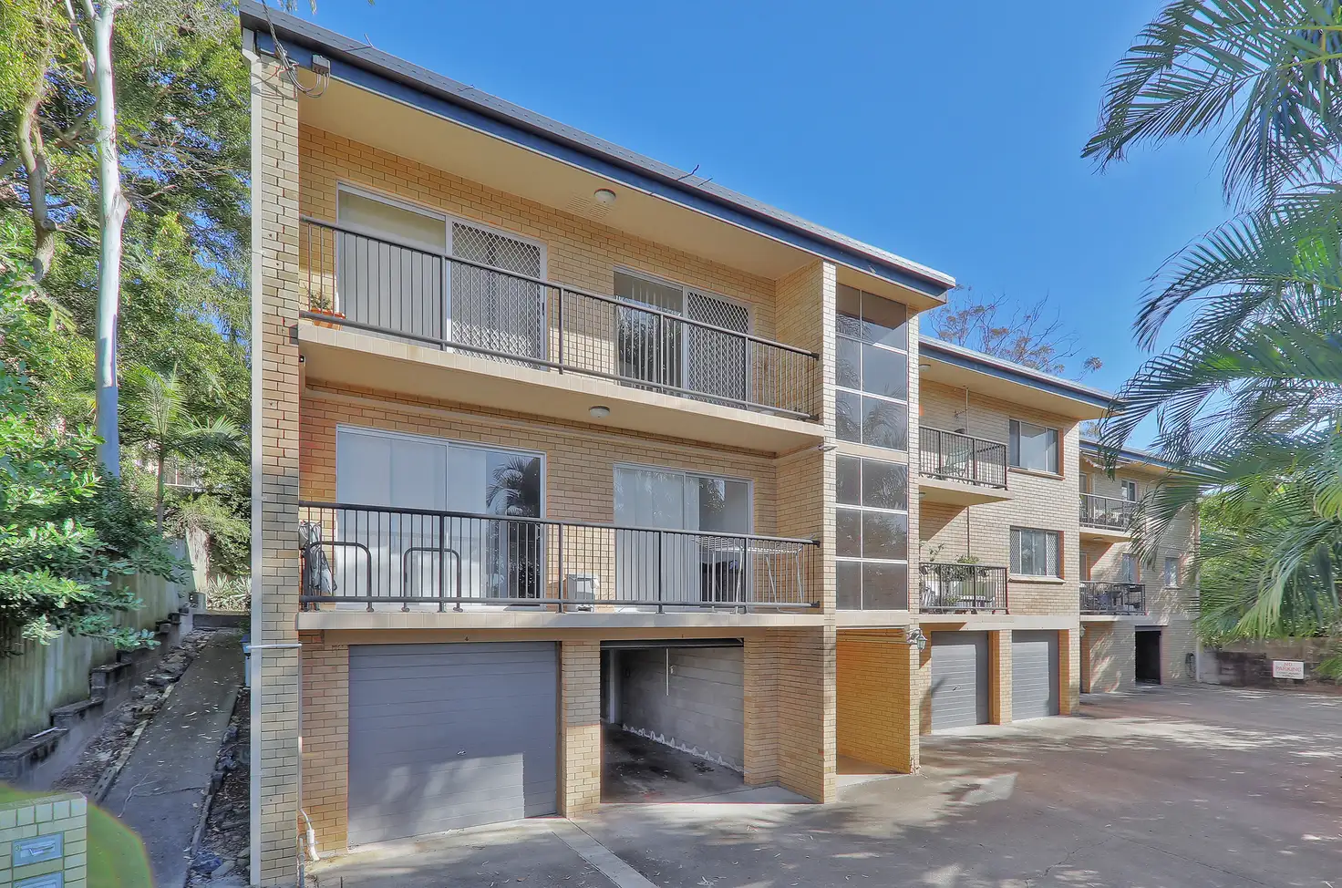 Main view of Homely unit listing, Unit 4/42 Pembroke Rd, Coorparoo QLD 4151