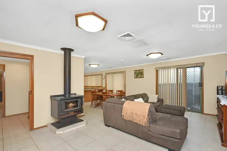 Fifth view of Homely house listing, 6 Cawthray Ct, Shepparton VIC 3630