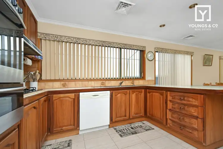 Seventh view of Homely house listing, 6 Cawthray Ct, Shepparton VIC 3630
