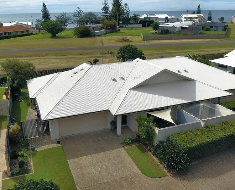 Unit 4/4 Bargara Lakes Dr, Bargara QLD 4670