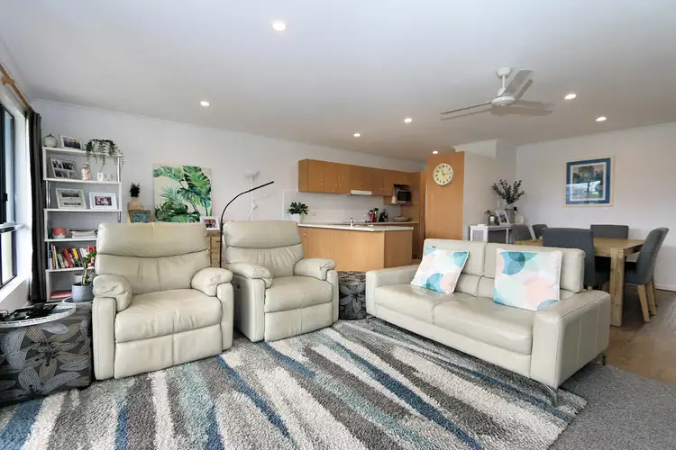 Fifth view of Homely unit listing, Unit 4/4 Bargara Lakes Dr, Bargara QLD 4670
