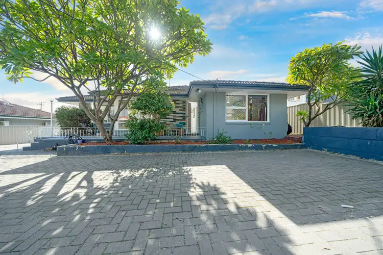 493 Morley Dr, Morley WA 6062