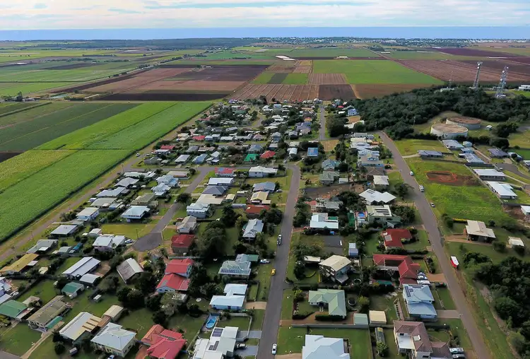 Second view of Homely house listing, 19 Linden Cres, Qunaba QLD 4670