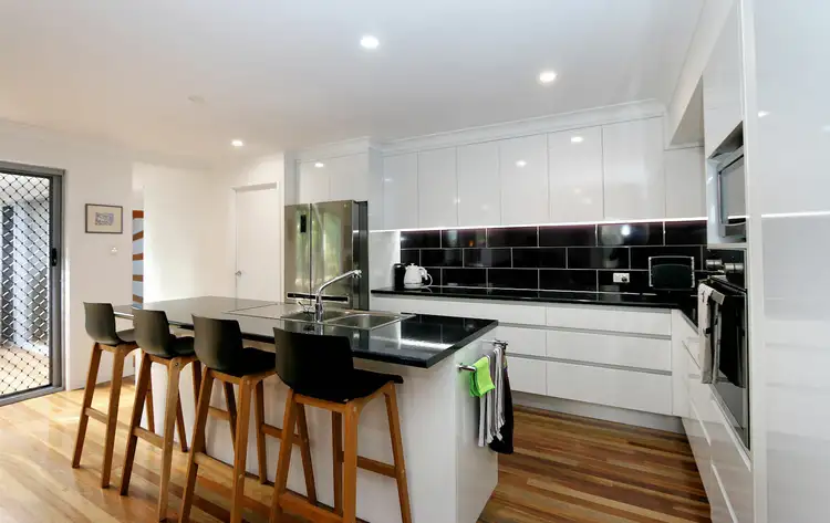 Seventh view of Homely house listing, 19 Linden Cres, Qunaba QLD 4670