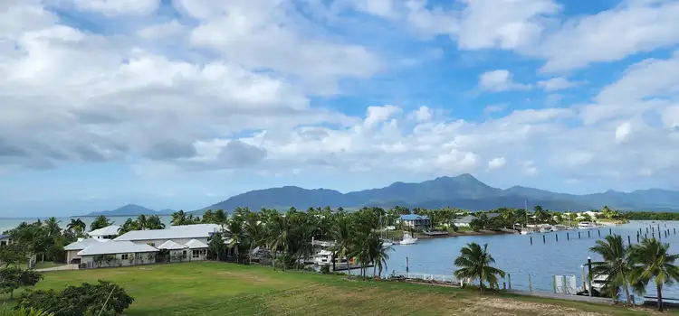 Unit 15/10-14 Poinciana Bvd, Cardwell QLD 4849
