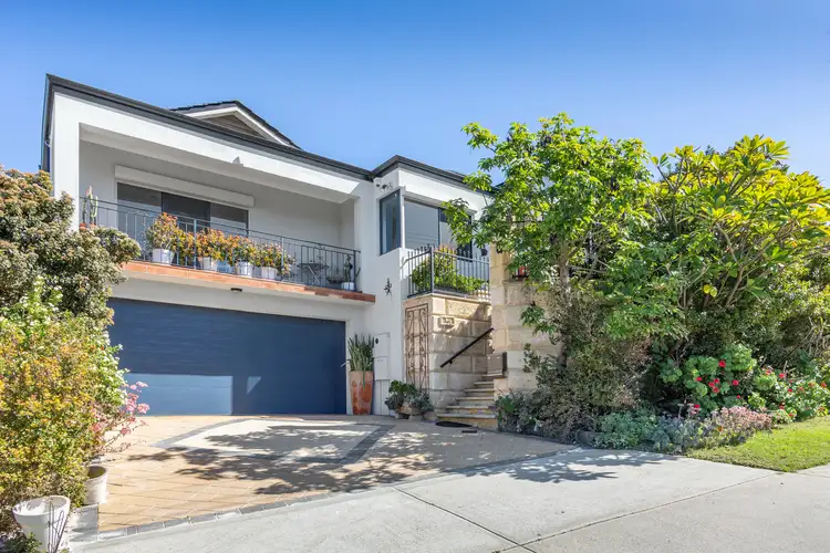 7 Coral St, Scarborough WA 6019