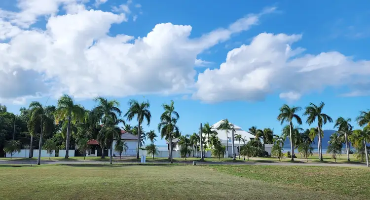 12 Keith Williams Dr, Cardwell QLD 4849