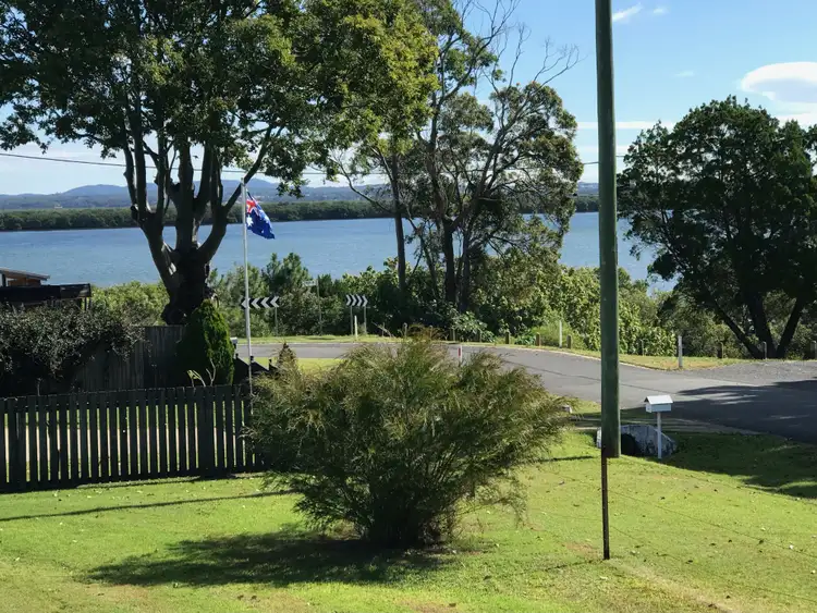 140 Jackson Rd, Russell Island QLD 4184