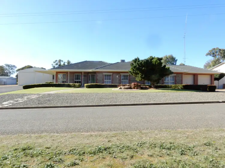 25 Mercowie Rd, Crystal Brook SA 5523