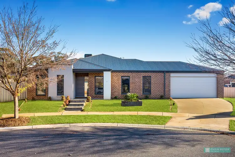 9 Cobb Ct, Kangaroo Flat VIC 3555