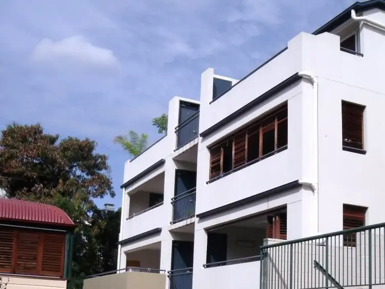 2/25 Edmondstone St, South Brisbane QLD 4101