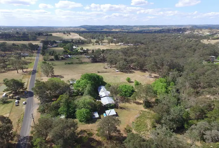 40 Nixon Rd, Thirlmere NSW 2572