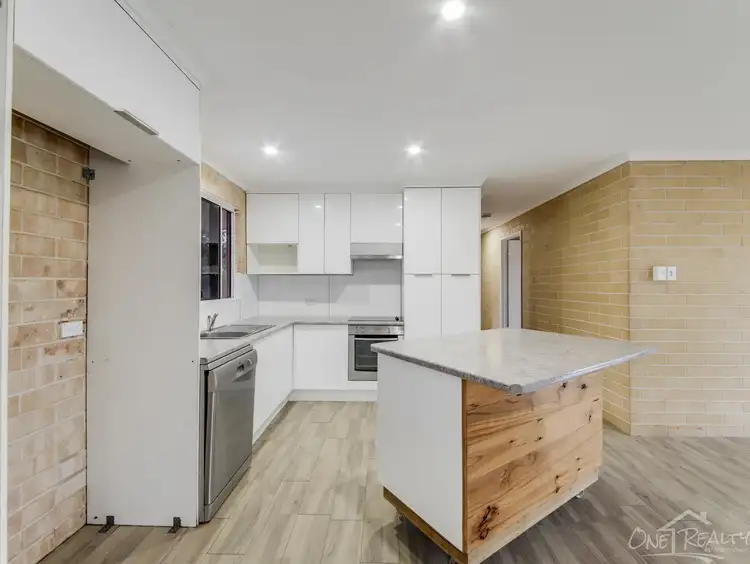 Fifth view of Homely house listing, 10 Lockett Cl, Oakhurst QLD 4650