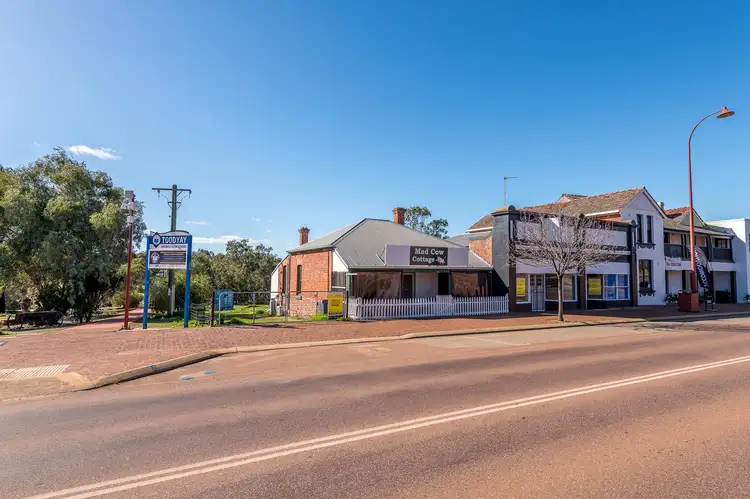 84 Stirling Tce, Toodyay WA 6566