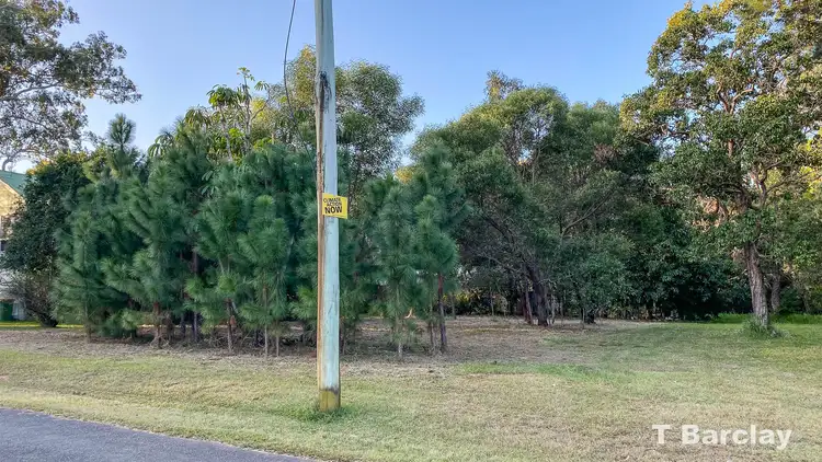 15 Halcyon St, Lamb Island QLD 4184