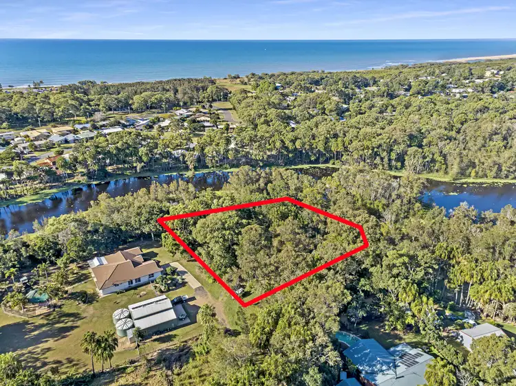 5a Egret Lane, Moore Park Beach QLD 4670