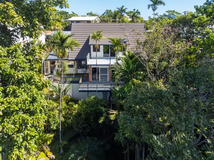 52 Mission Dr, South Mission Beach QLD 4852