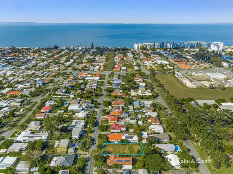 69 Grant St, Redcliffe QLD 4020