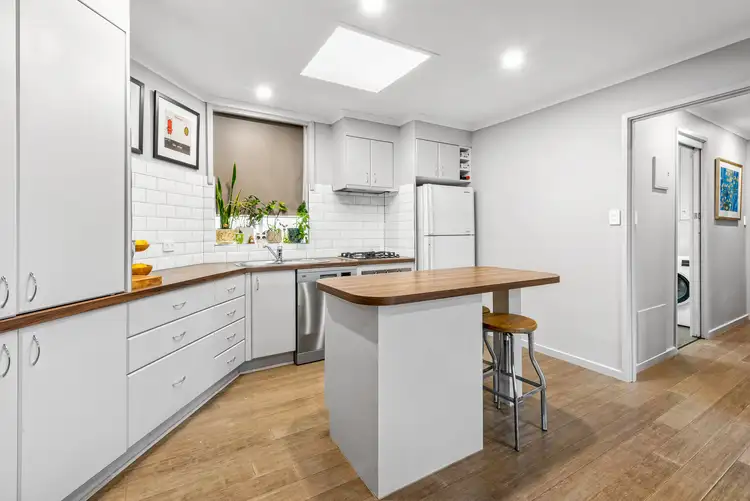 Second view of Homely unit listing, Unit 6/29 McIndoe Pde, Parkdale VIC 3195