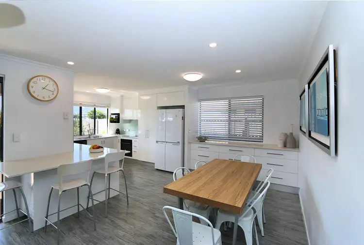 Fifth view of Homely unit listing, Unit 1/4 Bargara Lakes Dr, Bargara QLD 4670