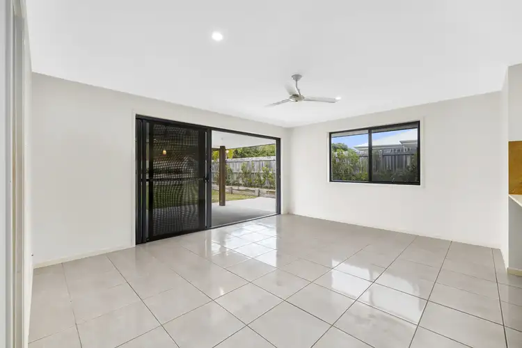 Fifth view of Homely house listing, 2 Waratah Pl, Southside QLD 4570