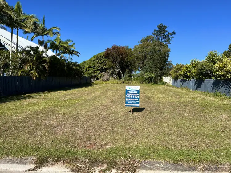 40 Bay Dr, Russell Island QLD 4184