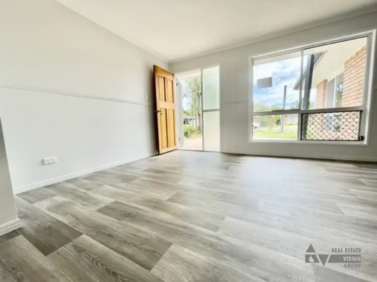 Second view of Homely house listing, 5 Louisa Ct, Emerald QLD 4720