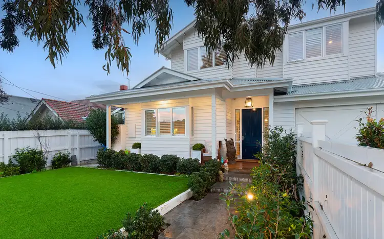 19 The Avenue, Hampton VIC 3188
