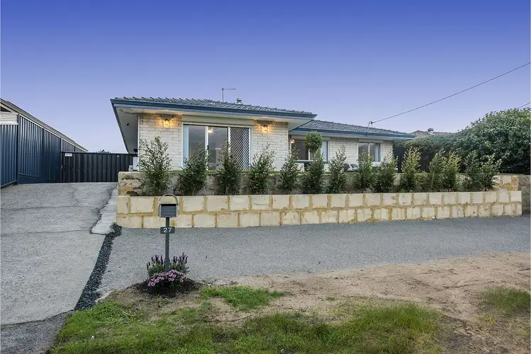 27 Sicklemore Rd, Parmelia WA 6167