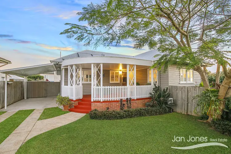 21 Westbrook St, Woody Point QLD 4019