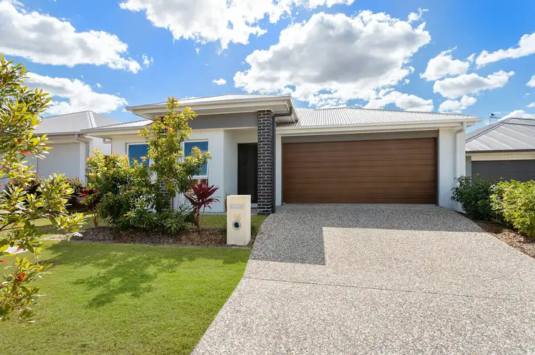 14 Bradleys St