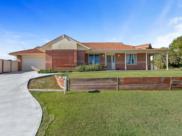2 Trent Ct, Sandstone Point QLD 4511