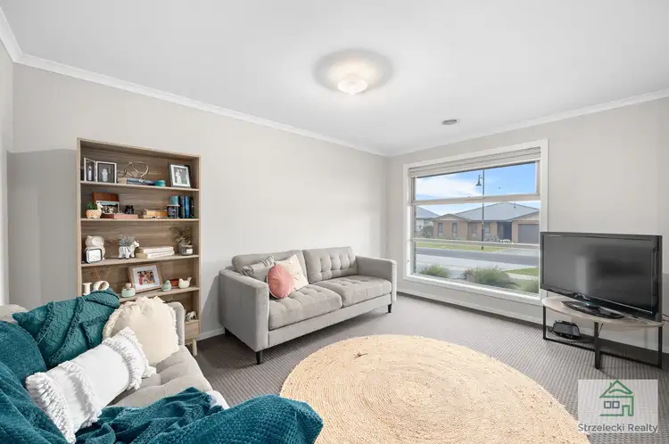 Seventh view of Homely house listing, 15 Wimmera Way, Moe VIC 3825
