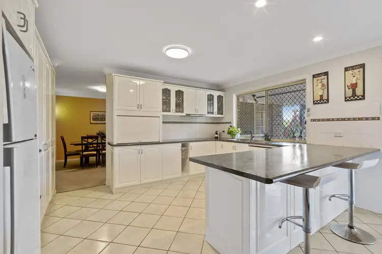 10 Rosegum Rise, Regents Park QLD 4118