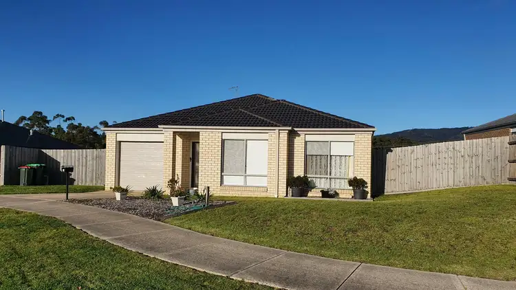 15 Graduation Place, Churchill VIC 3842