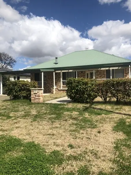 34 Park St, Uralla NSW 2358