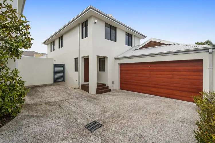 18C Ravenswood Dr, Nollamara WA 6061