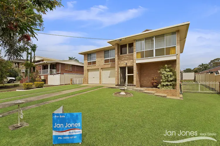11 Arizonica Dr, Clontarf QLD 4019