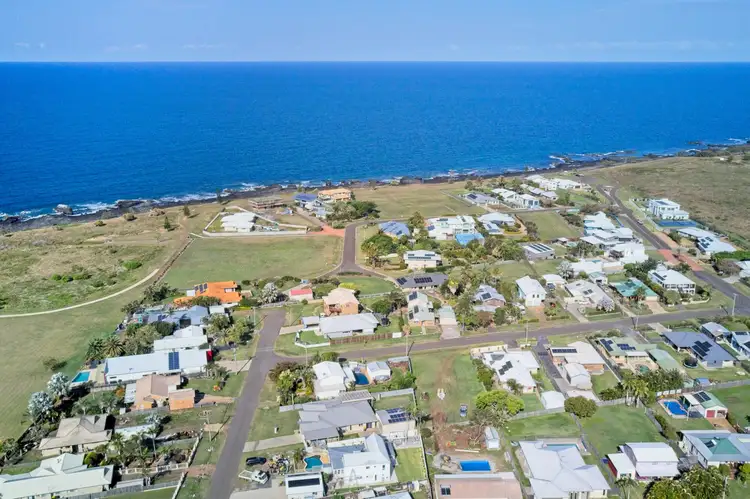 Second view of Homely house listing, 8 Palm St, Innes Park QLD 4670