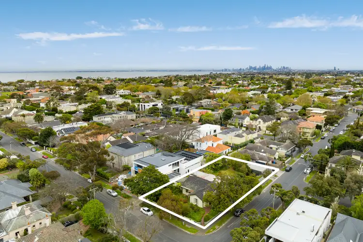 33 Seymour Grove, Brighton VIC 3186