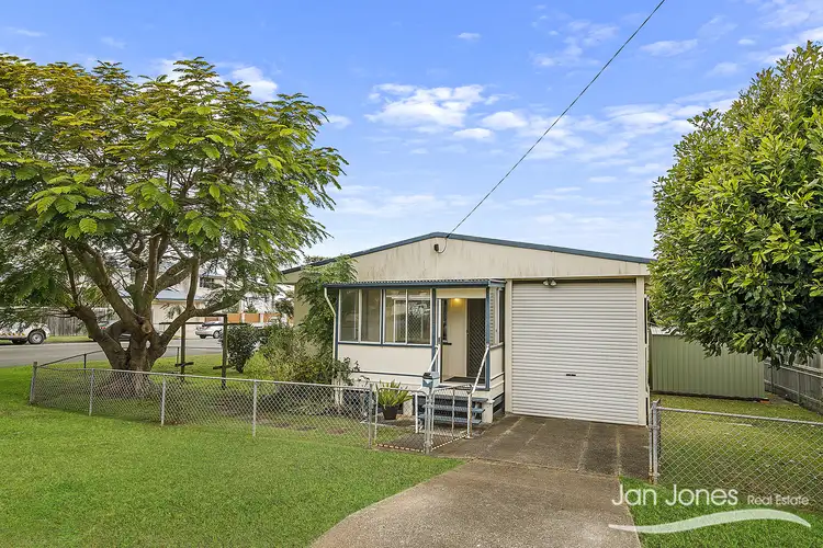 27 Westbrook St, Woody Point QLD 4019