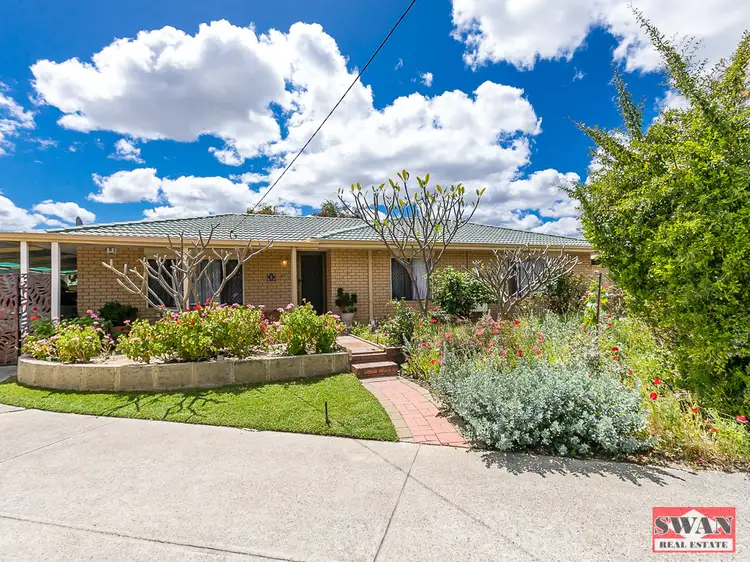 Second view of Homely house listing, 3 Daws Ct, Swan View WA 6056
