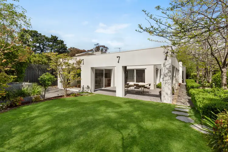 17 Garden Ave, Brighton East VIC 3187